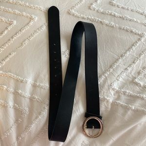 Black aritzia belt